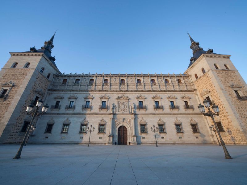 Toledo imprescindible con visita al Alcázar
